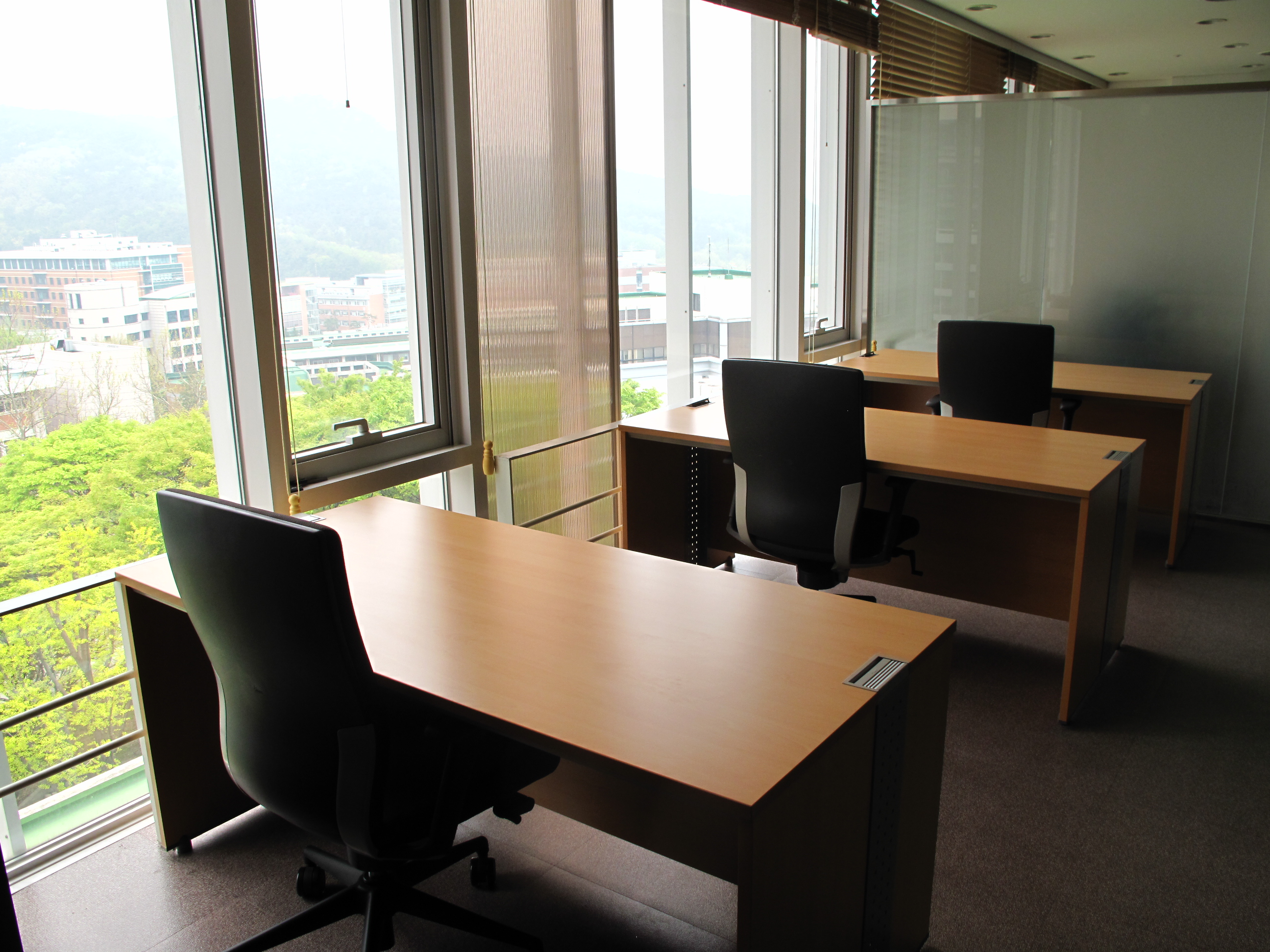 해동일본기술정보센터 5층 연구자들을 위한 지정 공간 제공